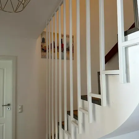 Lichtdurchflutete 90 M2 Drei Duplexwohnung In Altperlach *