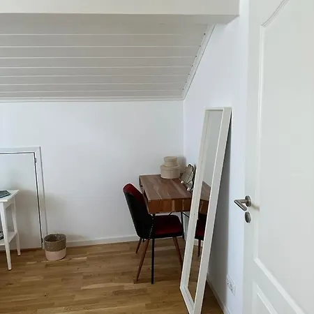 Lichtdurchflutete 90 M2 Drei Duplexwohnung In Altperlach Apartment Munich