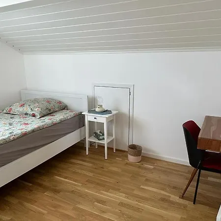 Lichtdurchflutete 90 M2 Drei Duplexwohnung In Altperlach Munich