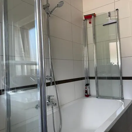 Lichtdurchflutete 90 M2 Drei Duplexwohnung In Altperlach Apartment
