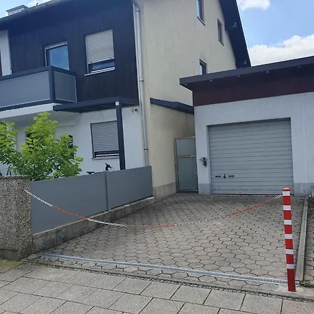 Lichtdurchflutete 90 M2 Drei Duplexwohnung In Altperlach Apartment Munich