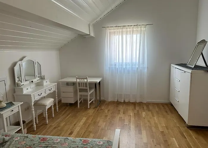 아파트 Lichtdurchflutete 90 M2 Drei Duplexwohnung In Altperlach *