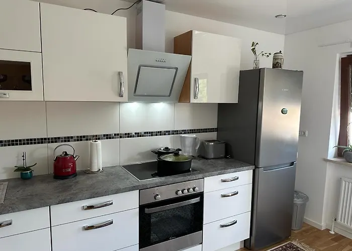 Lichtdurchflutete 90 M2 Drei Duplexwohnung In Altperlach 아파트 *