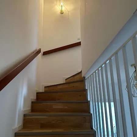 Lichtdurchflutete 90 M2 Drei Duplexwohnung In Altperlach * München