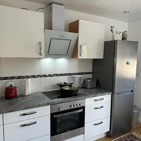 Lichtdurchflutete 90 M2 Drei Duplexwohnung In Altperlach Apartman *