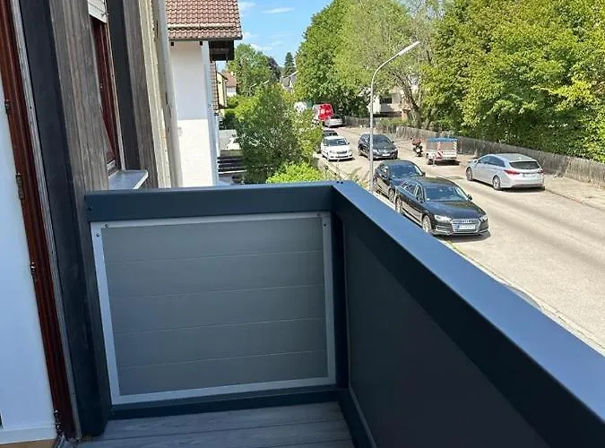 Lichtdurchflutete 90 M2 Drei Duplexwohnung In Altperlach Munich