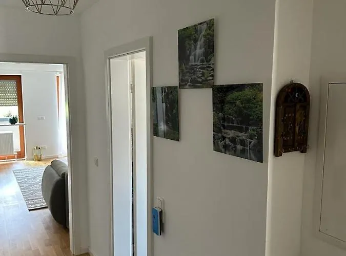 Lichtdurchflutete 90 M2 Drei Duplexwohnung In Altperlach شقة